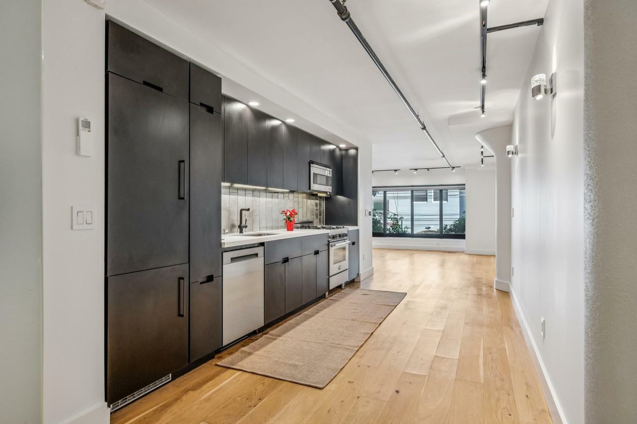 1875 Mission St #211 - Photo 5 of 20