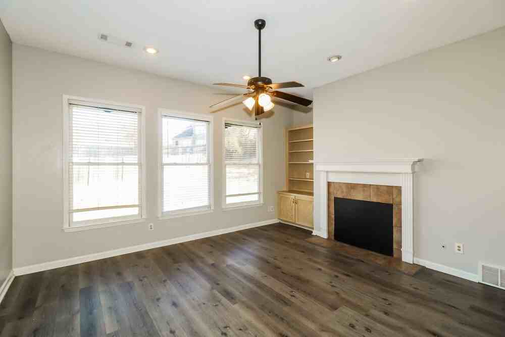 8818 Lybrook Cv E - Photo 5 of 17