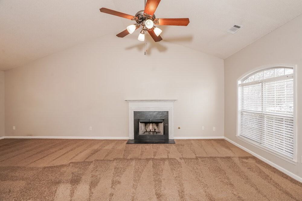 310 The Gables Dr - Photo 4 of 16