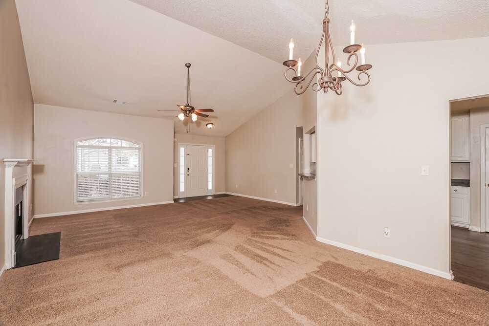 310 The Gables Dr - Photo 5 of 16