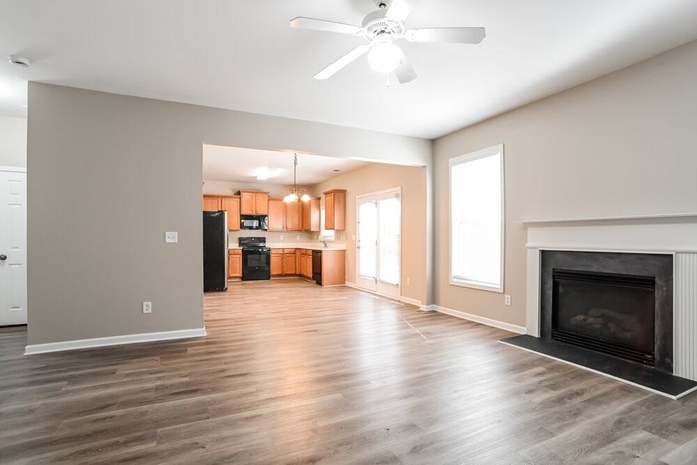 9843 Jeanette Cir - Photo 7 of 17