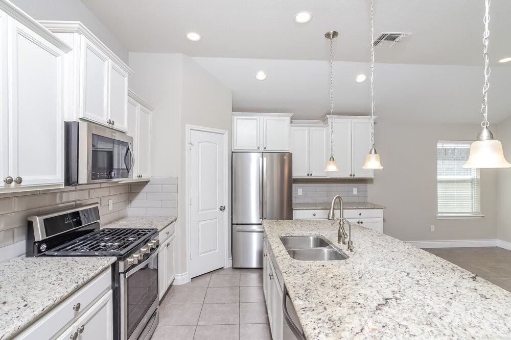 13918 Persimmon Cv - Photo 6 of 16