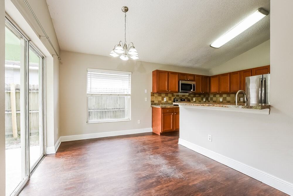 948 Delfino Pl - Photo 5 of 16