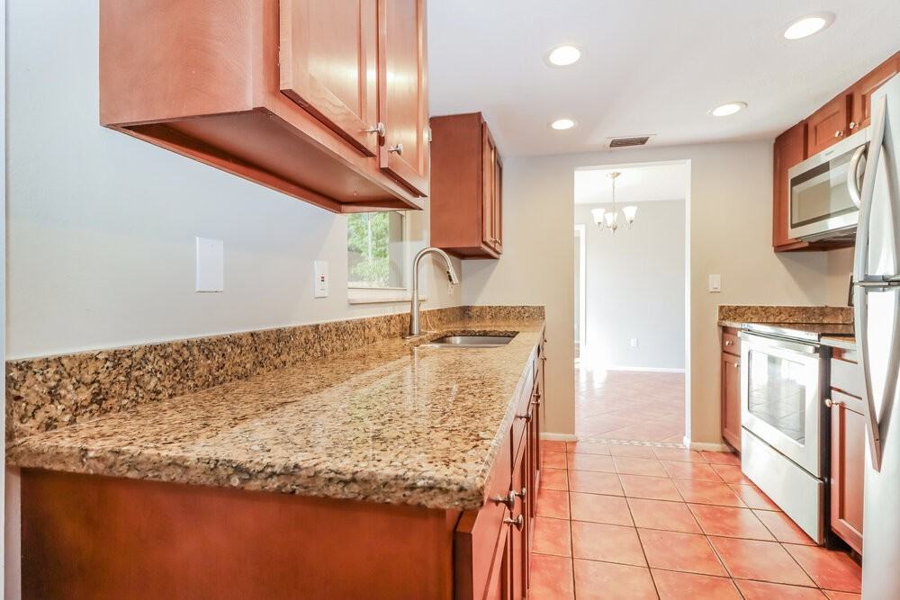 2335 Timbercrest Cir W - Photo 7 of 16