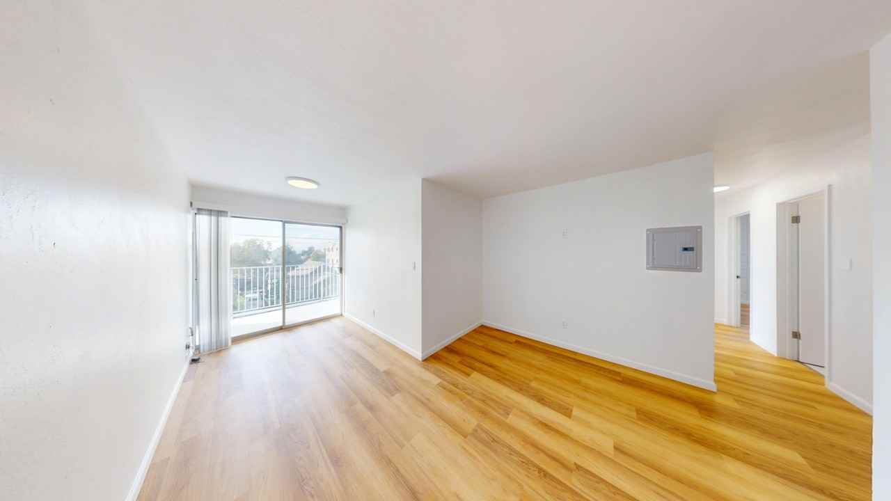 2627 Hillegass Avenue - Photo 6 of 45