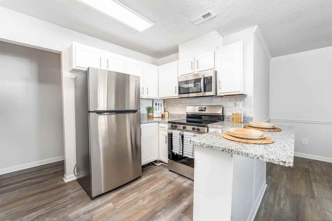 Sugar Creek Apartments - Photo 5 of 20