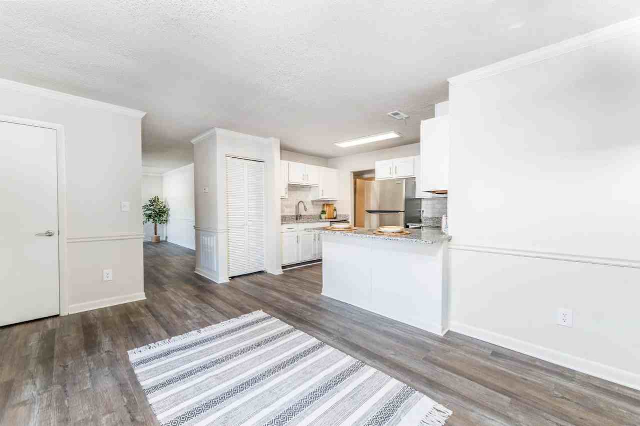 Sugar Creek Apartments - Photo 6 of 20