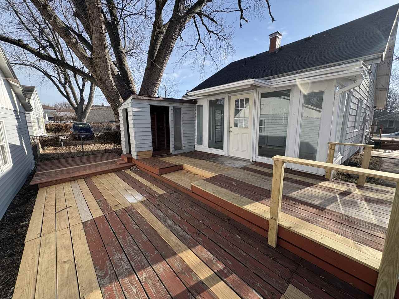 705 East Marietta Avenue - Photo 2 of 20