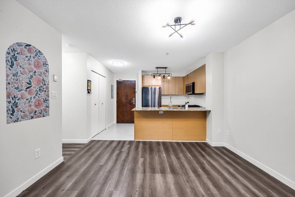 5589 Irmin Street #101 - Photo 4 of 21