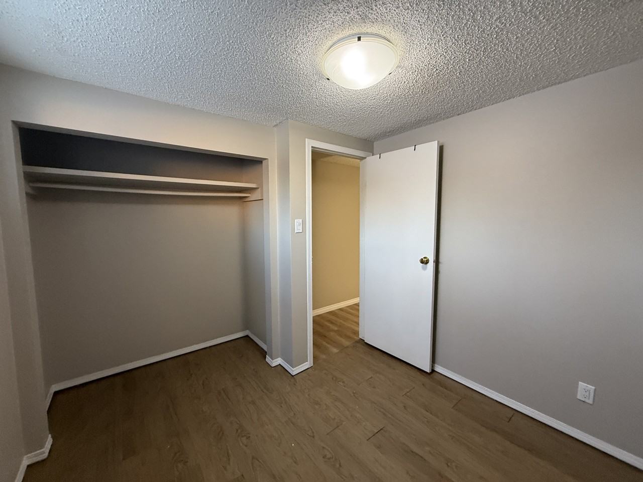 8104 125 Ave NW BSMT Suite - Photo 4 of 12