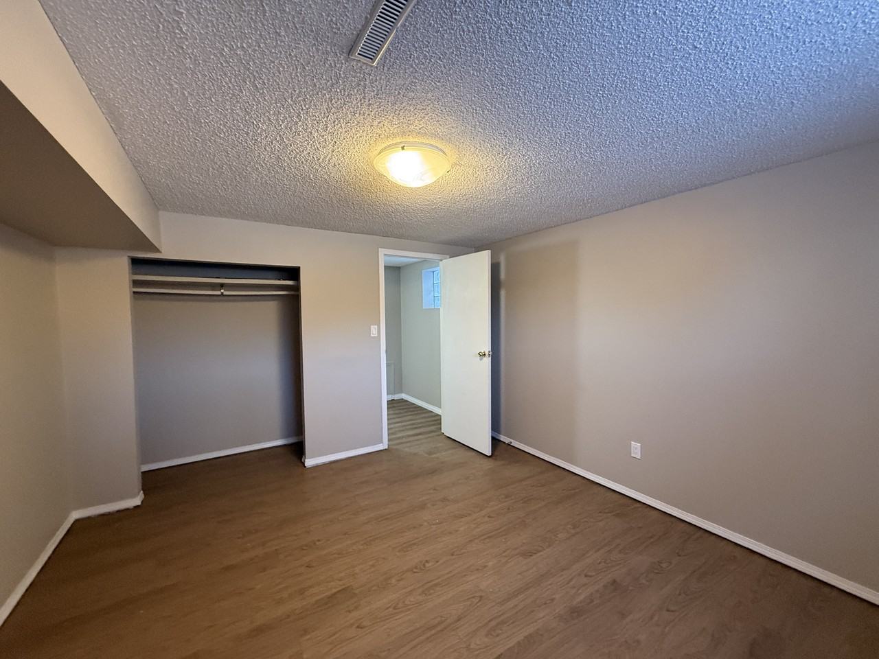 8104 125 Ave NW BSMT Suite - Photo 7 of 12