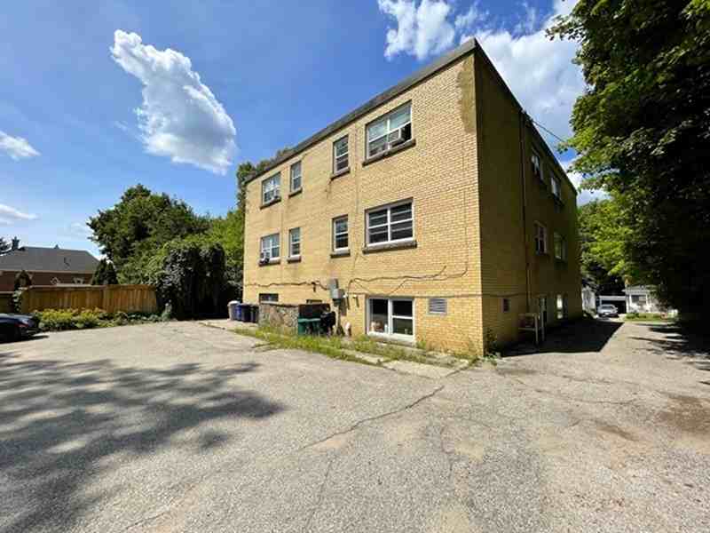 Sophia St. E - Photo 2 of 15