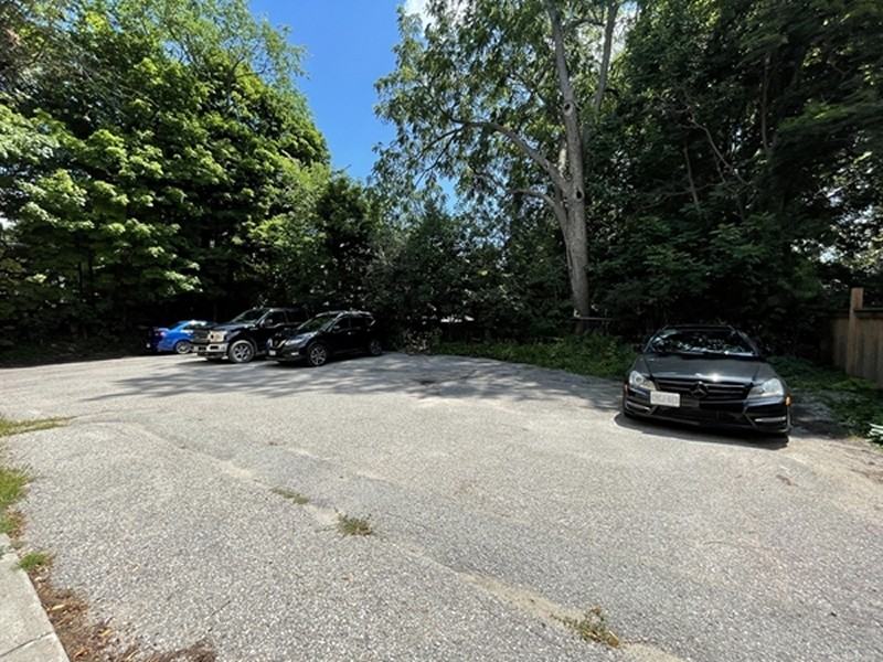 Sophia St. E - Photo 3 of 15