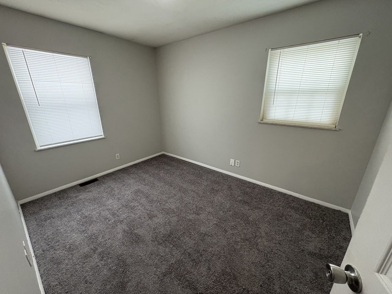 6411 North Randwick Road - Photo 7 of 13