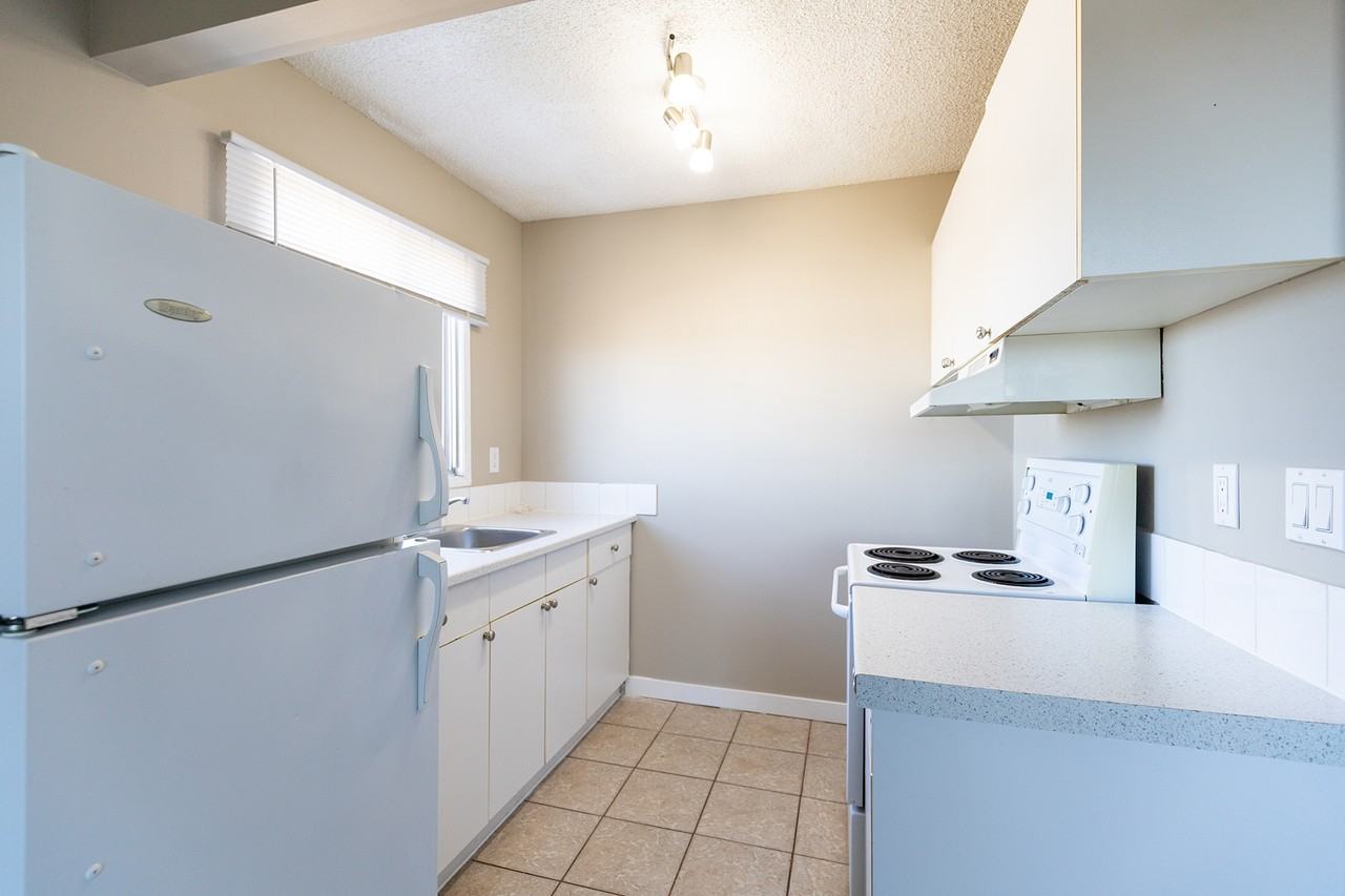 2501 Apartments - Photo 7 of 15