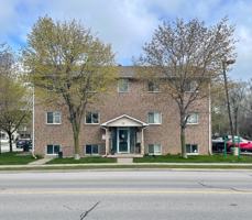 featured image of 16 Wellington St W