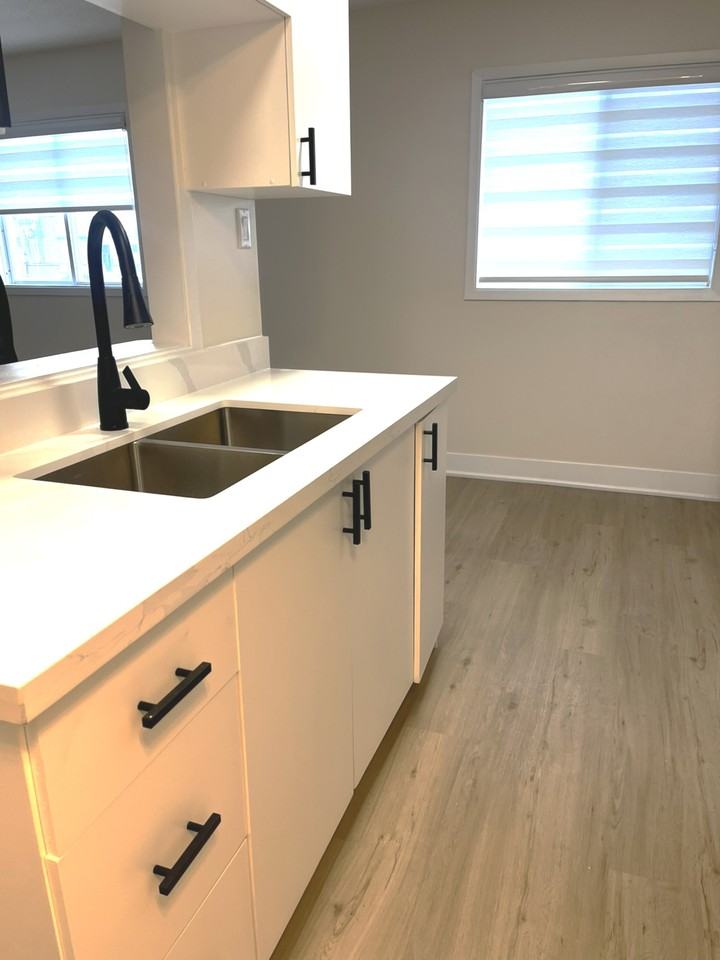 16 Wellington St W - Photo 5 of 11