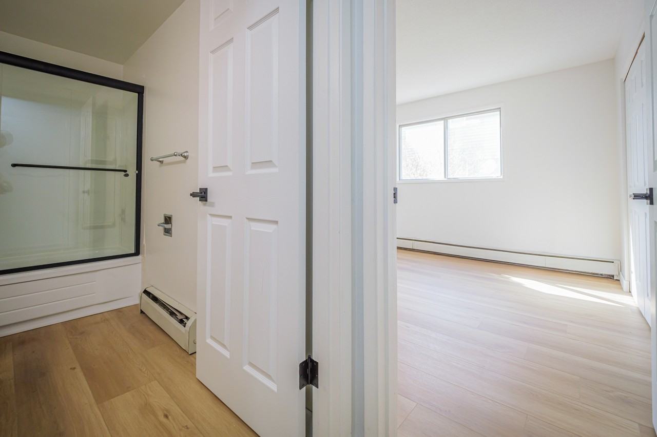 Block Five Manor - Photo 4 of 34