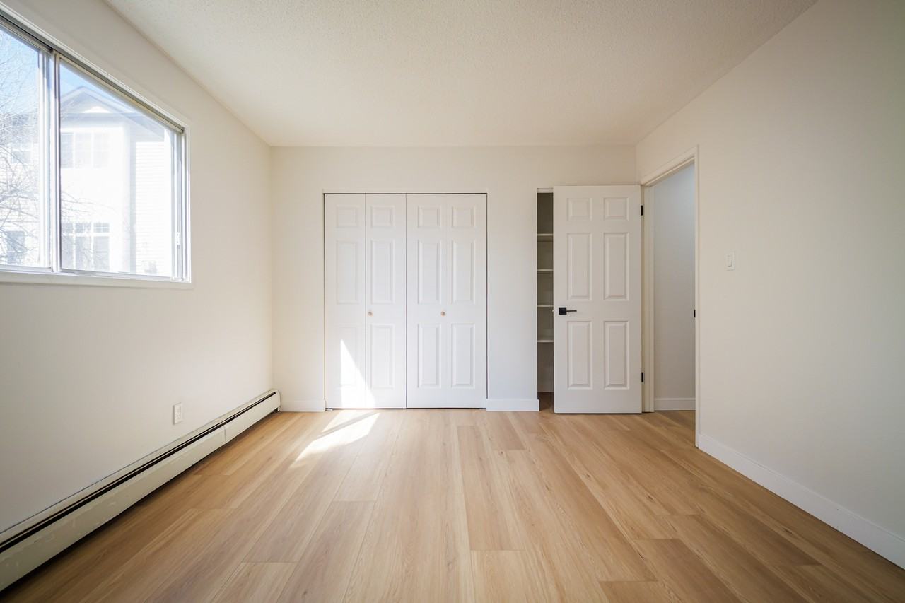 Block Five Manor - Photo 5 of 34