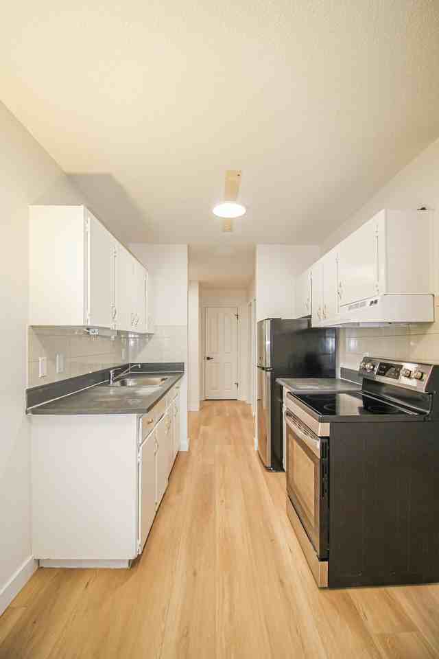 Kings Court - 10625 109th - Photo 2 of 15