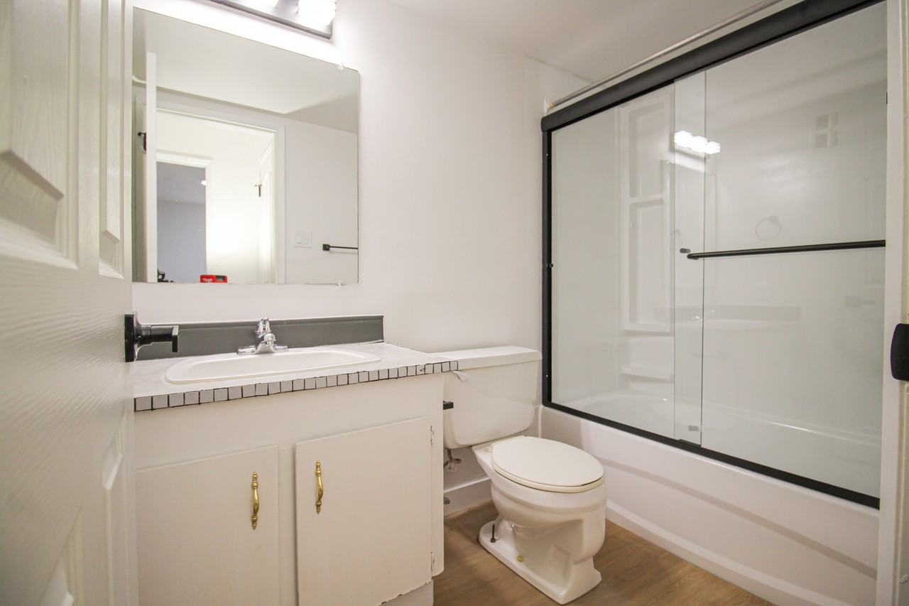 Kings Court - 10625 109th - Photo 4 of 15