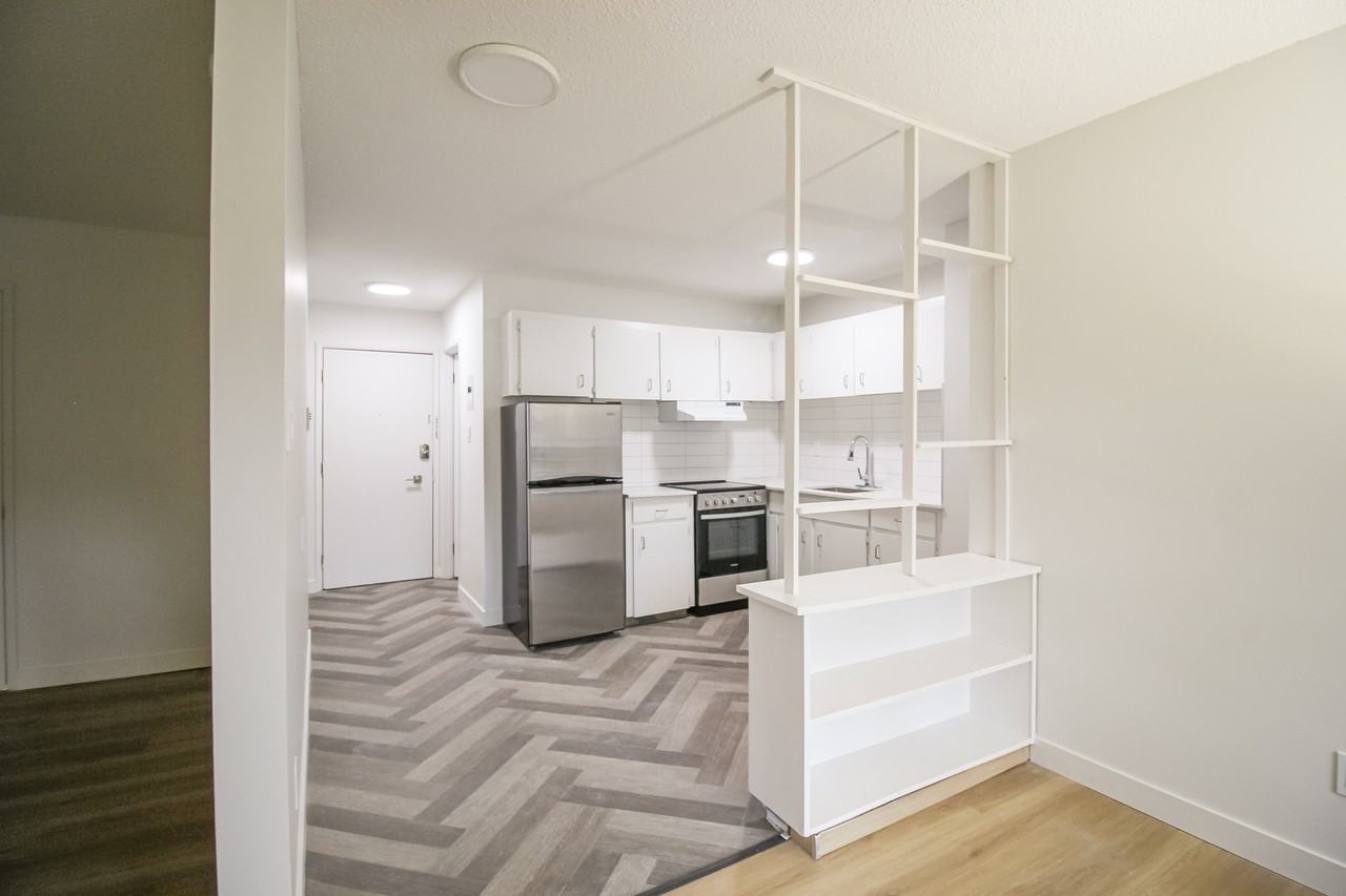 SandStone 124th - 12403 117th - Photo 4 of 28