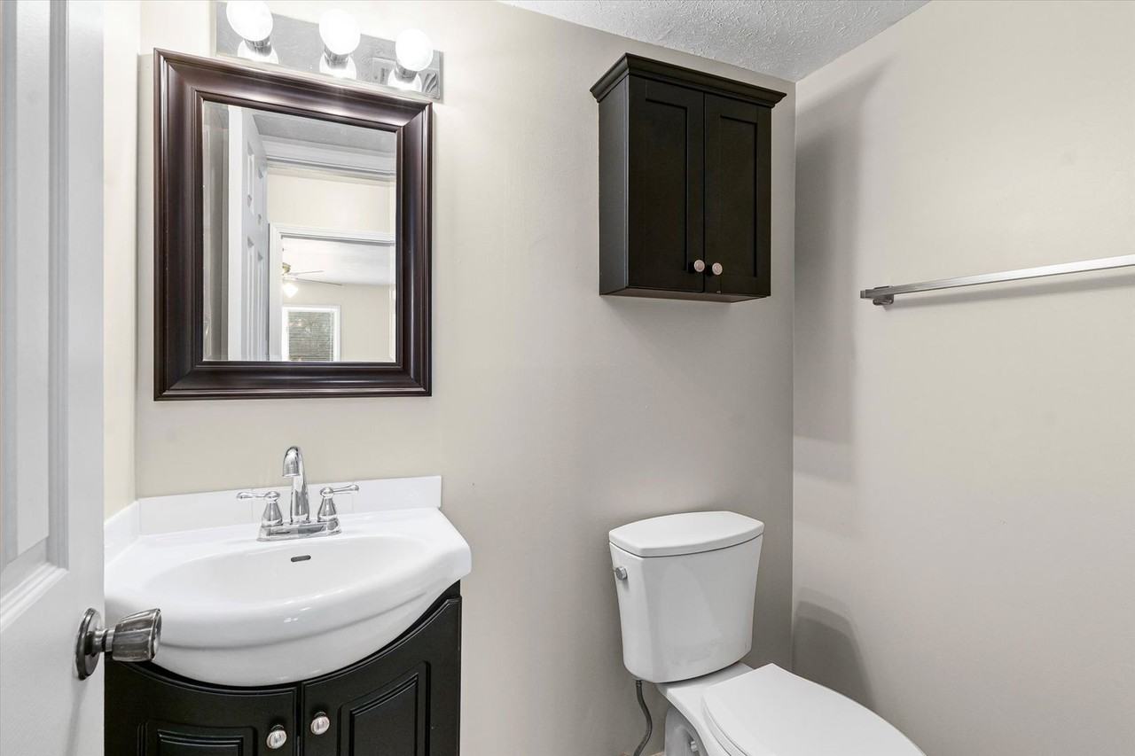 123 S. Regency Dr - Photo 3 of 17