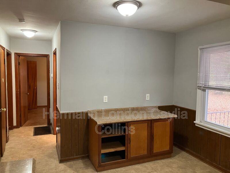 360 S Harvey Ave - Photo 5 of 14