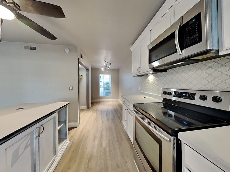 2986 Buttonwood Dr - Photo 4 of 35