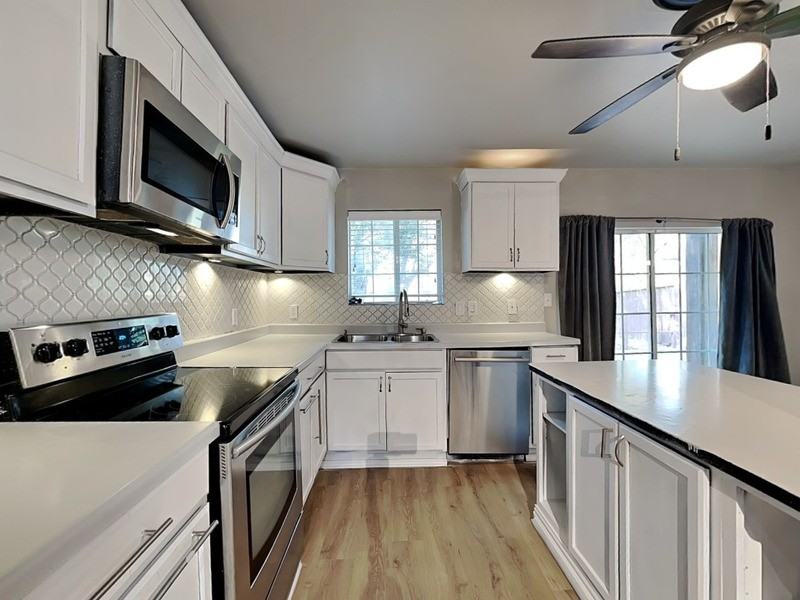 2986 Buttonwood Dr - Photo 6 of 35