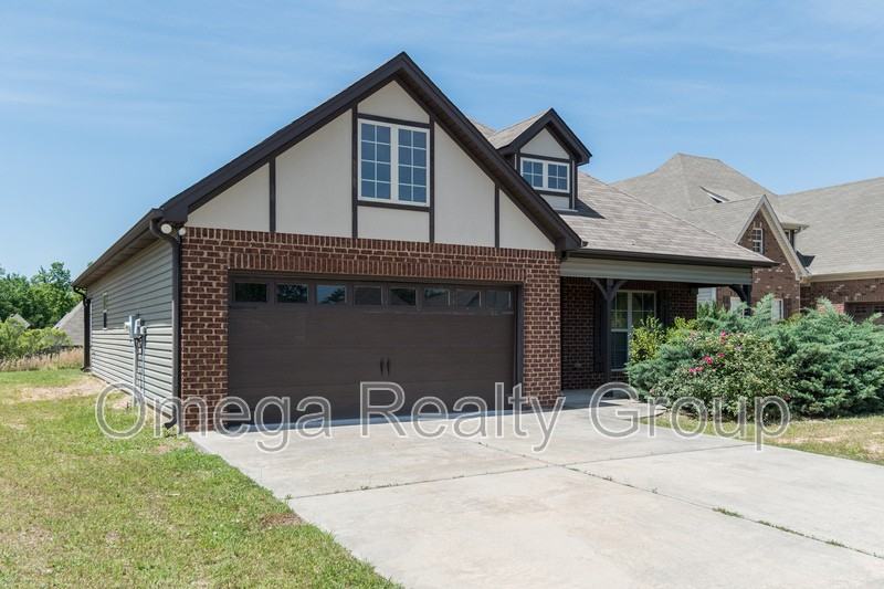 1024 Garnet Dr - Photo 3 of 38