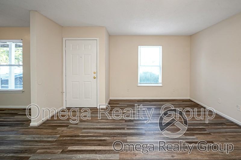 1919 20th St Ne #C1 - Photo 5 of 30