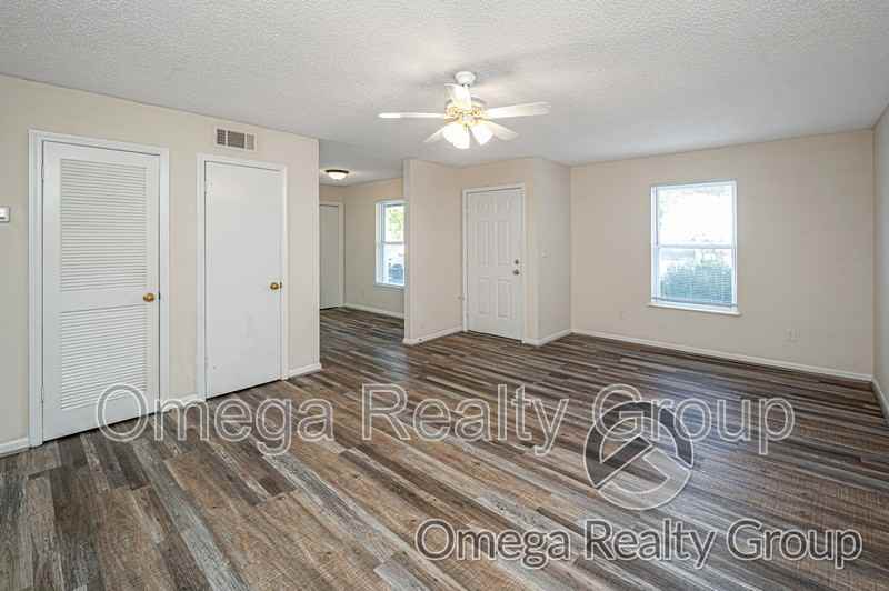 1919 20th St Ne #C1 - Photo 6 of 30