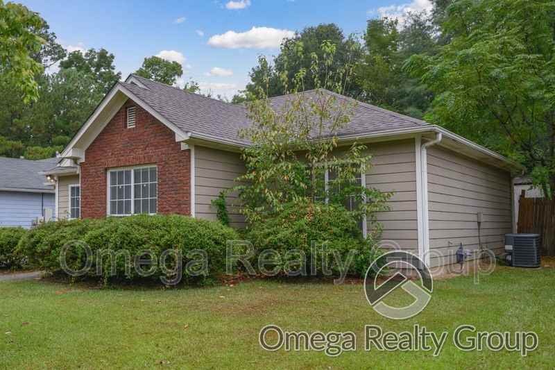 2028 10th Ave - Photo 5 of 39