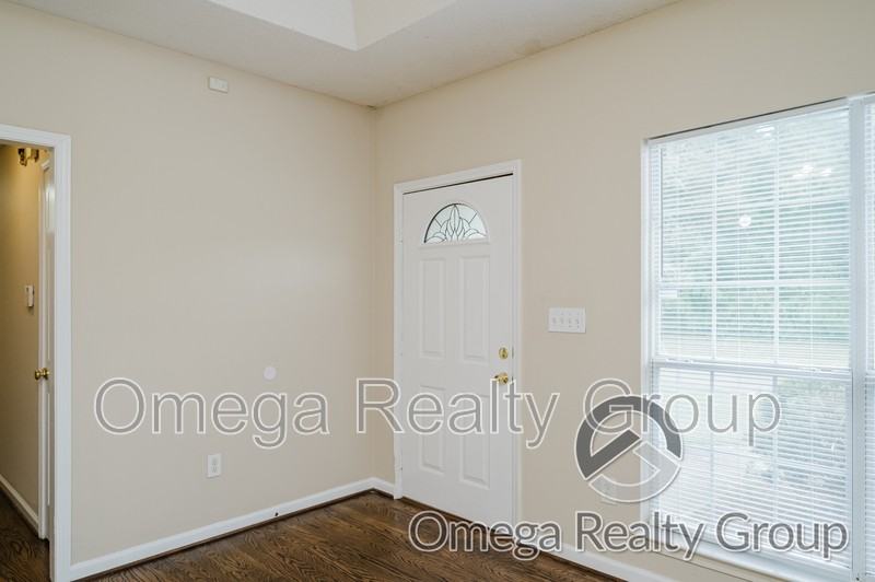 2028 10th Ave - Photo 7 of 39