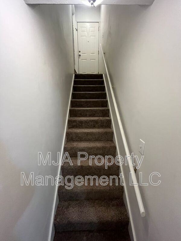 6046 Southwest - Photo 4 of 12