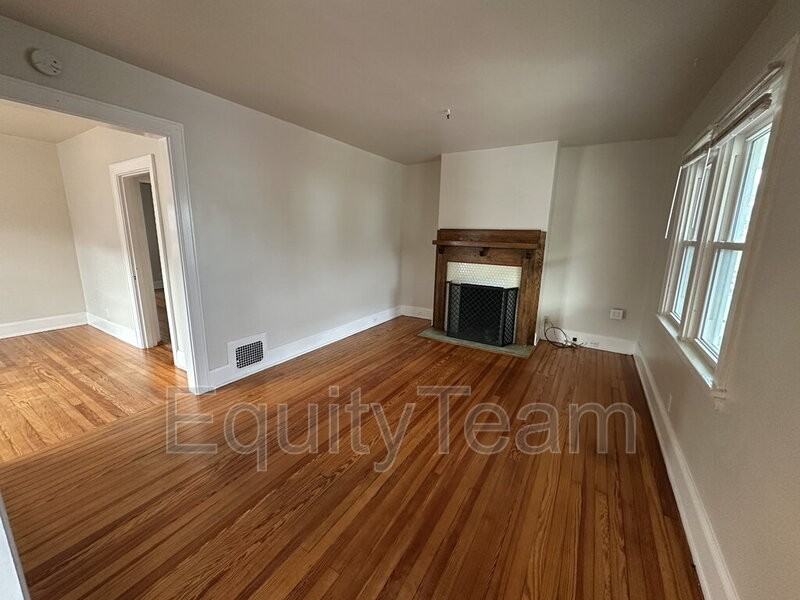 3905 Isabella Ave - Photo 3 of 11