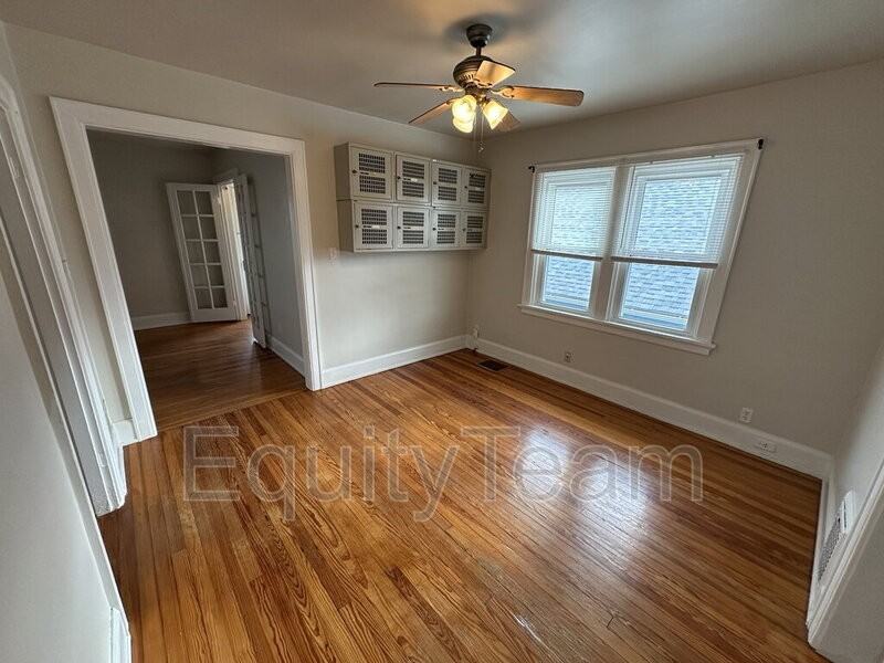 3905 Isabella Ave - Photo 5 of 11