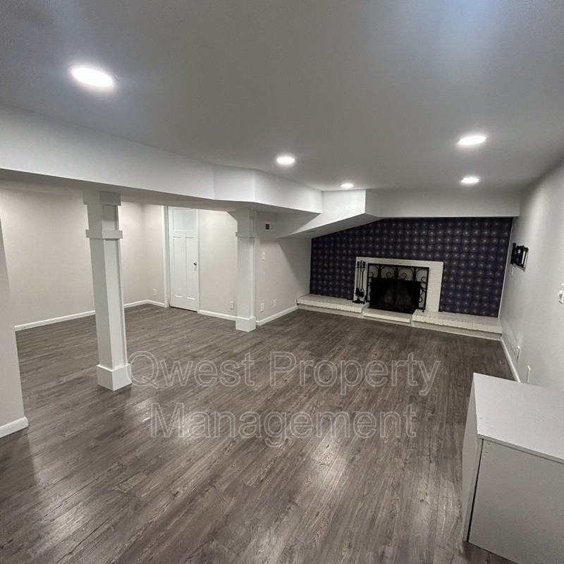 1532 Sylvan Ave Se - Photo 7 of 13