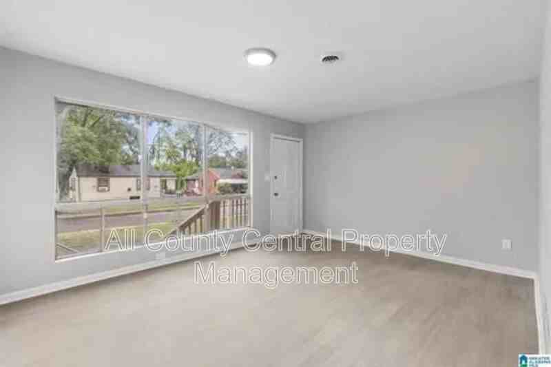 1232 Frisco St - Photo 3 of 9