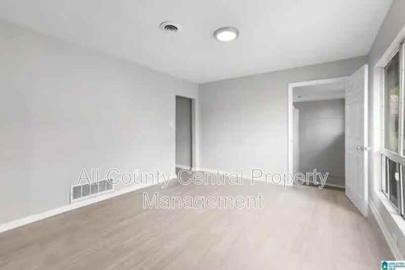 1232 Frisco St - Photo 4 of 9