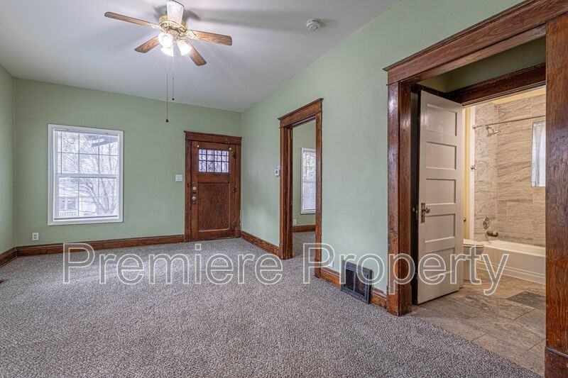 205 S Willis Ave - Photo 2 of 11