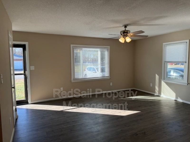 6002 Old Chestnut Ave - Photo 3 of 10