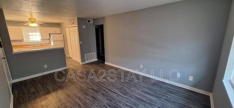 341 Redmar Blvd #4 - Photo 2 of 7