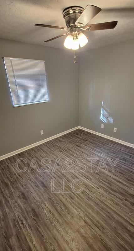 341 Redmar Blvd #4 - Photo 4 of 7