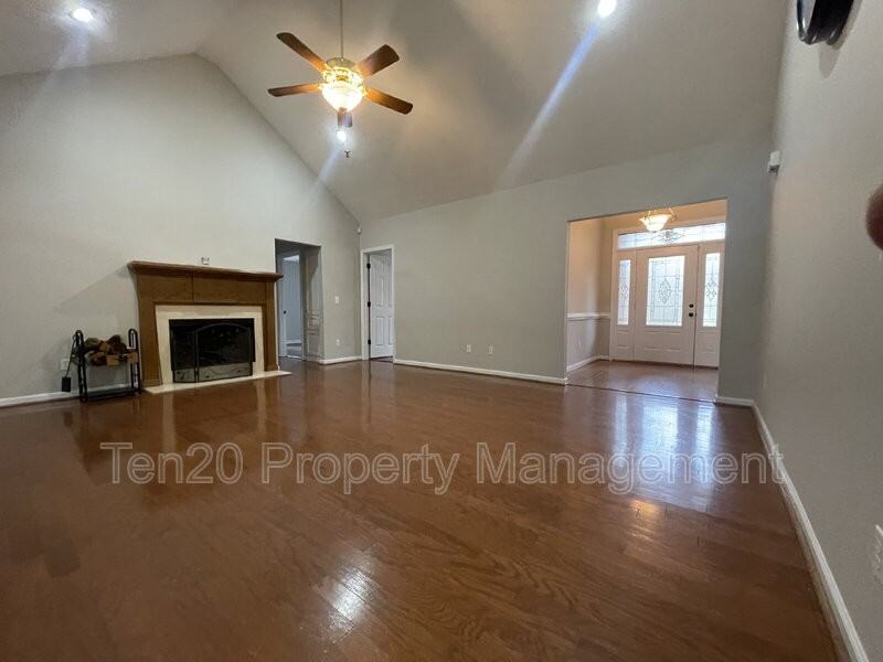 177 Richardson Rd - Photo 3 of 10