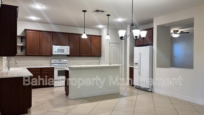 11892 Thatcher Ave - Photo 5 of 28