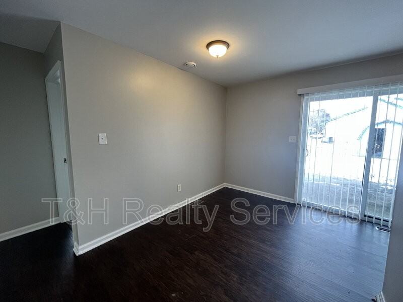 10202 Catalina Dr - Photo 6 of 16