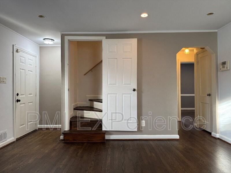 2204 Ramblewood Dr - Photo 3 of 40