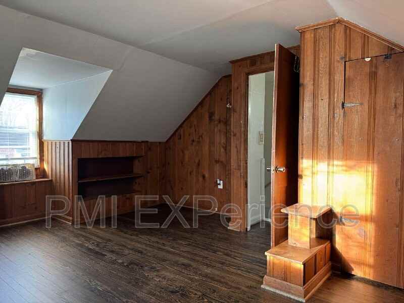 2204 Ramblewood Dr - Photo 5 of 40